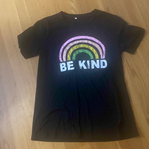 Tops - Be Kind Tee